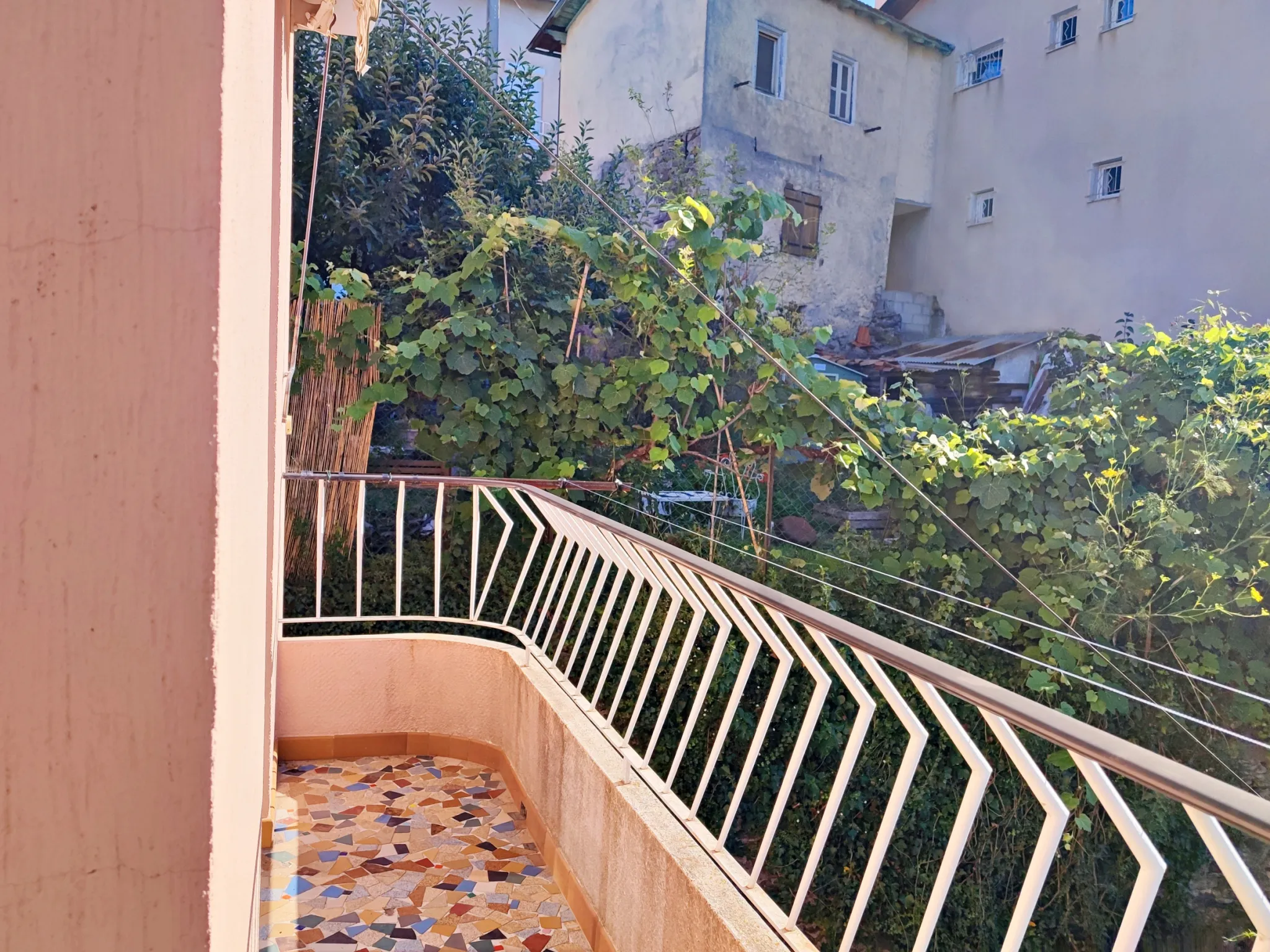 À vendre : Maison F4 avec balcon à Belvédère 