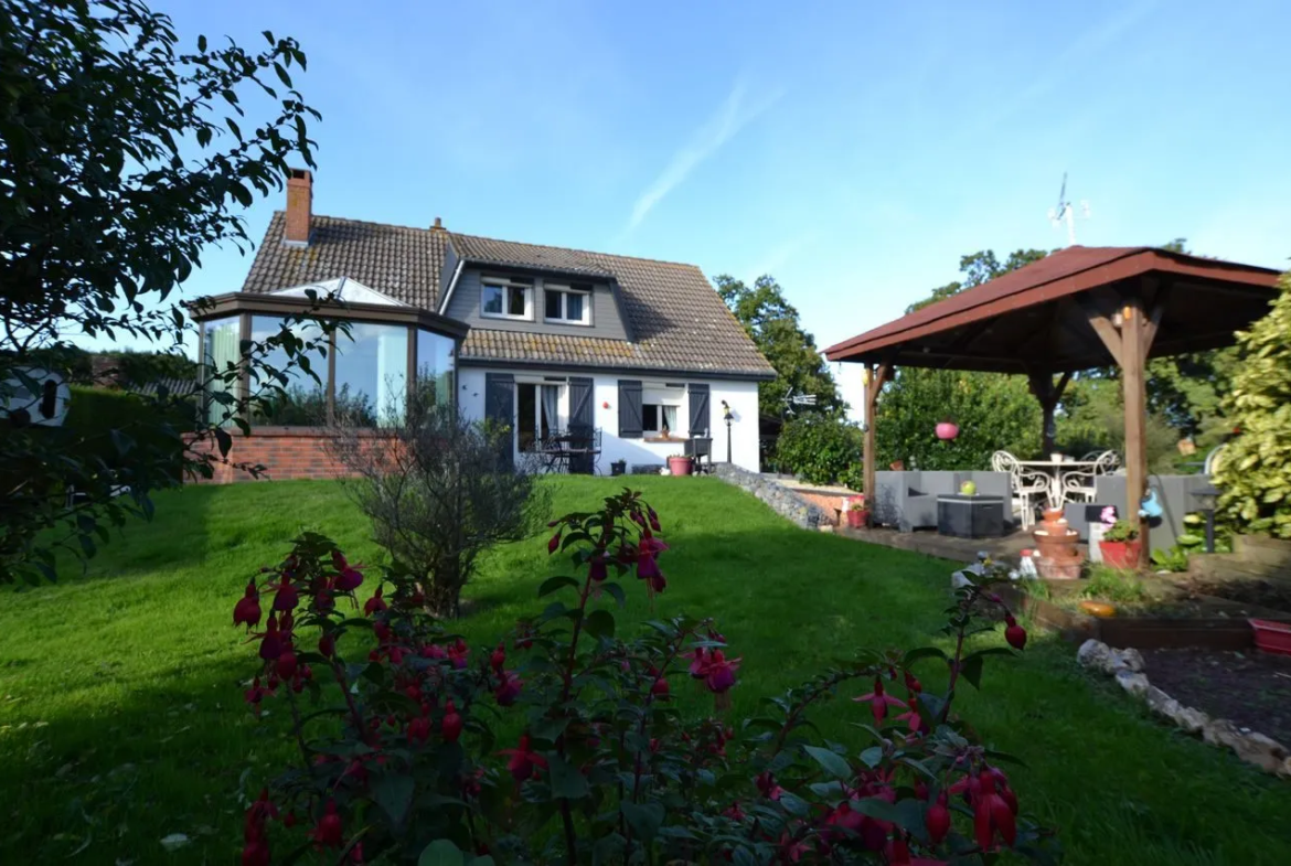 Pavillon Traditionnel avec 5 Chambres à Cany-Barville 