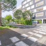 Appartement trois pièces avec terrasse et parking à Cenon