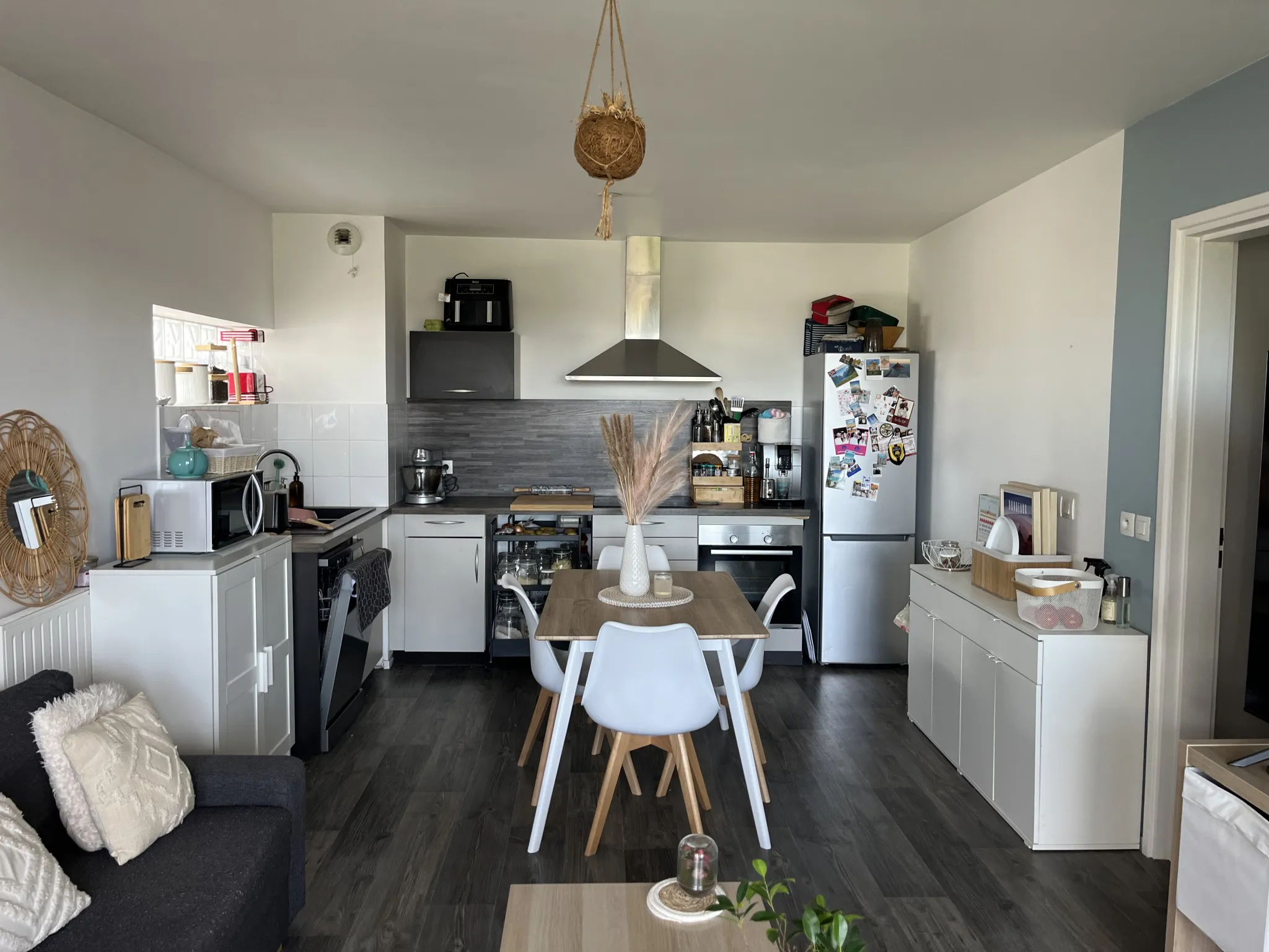 Appartement trois pièces avec terrasse et parking à Cenon 