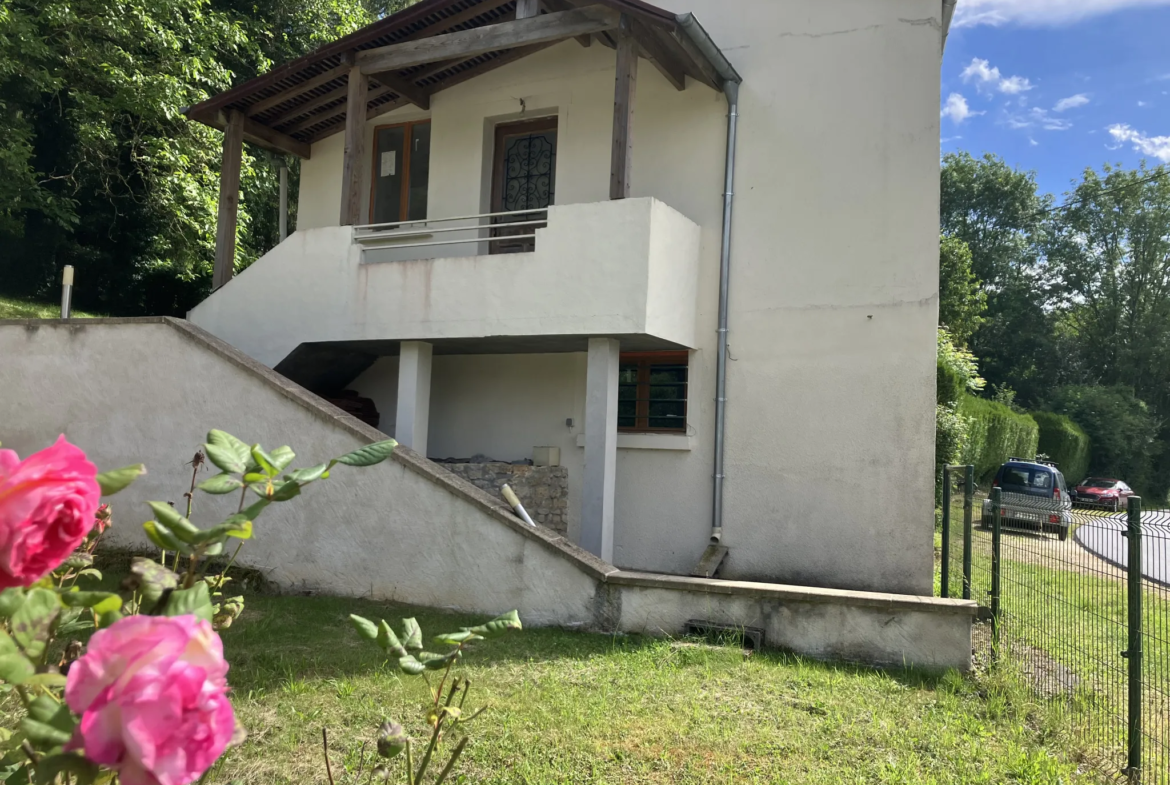 Charmante longère au bord de la Nièvre à Dompierre 