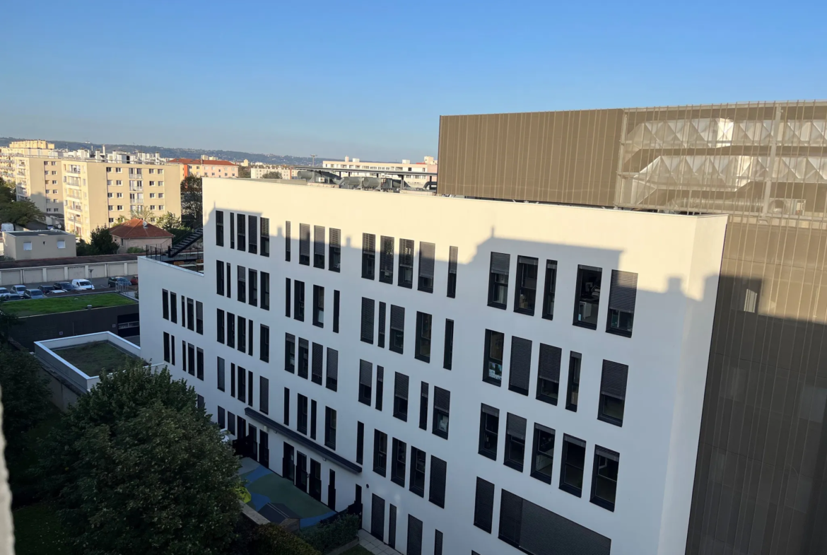 Appartement 3 pièces 67 m2 à Villeurbanne avec balcon et garage 