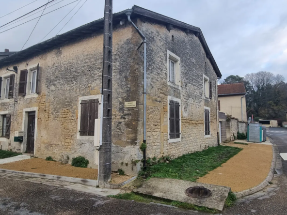 Maison spacieuse de 148 m² à Stenay, 5 pièces, 4 chambres