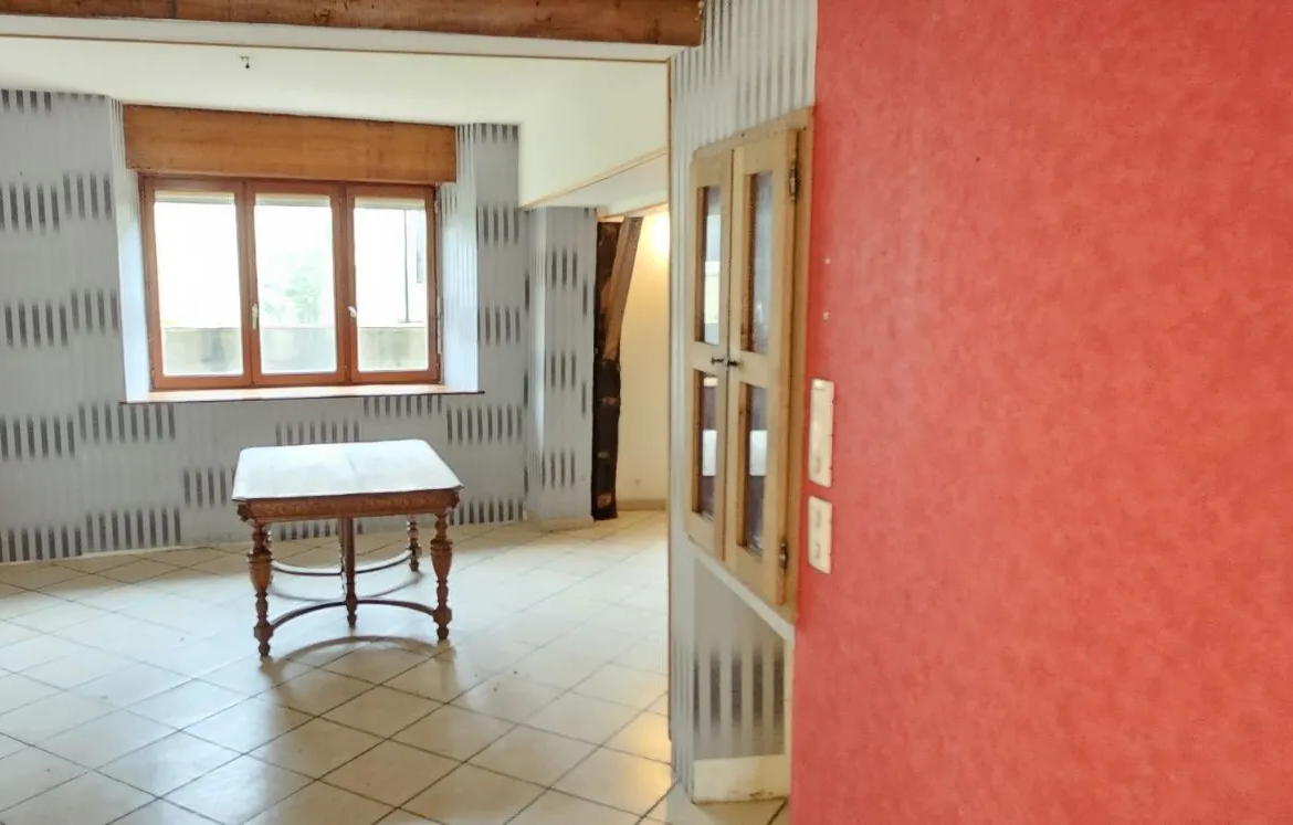 Maison spacieuse de 148 m² à Stenay, 5 pièces, 4 chambres 