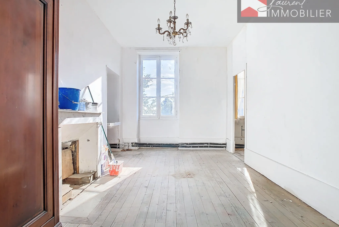 À Cuisery, maison bourgeoise à vendre avec jardin 