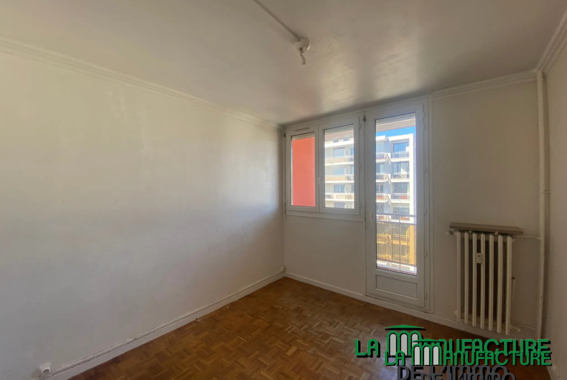 À vendre : Appartement F3 traversant à Saint-Étienne avec Balcons 