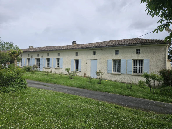 Longère avec dépendances à St Vincent de Pertignas