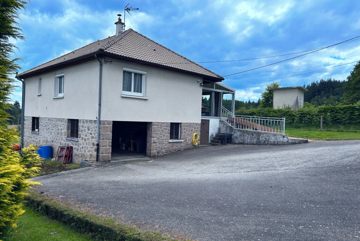 Maison à Ussel en Corrèze avec 3 Chambres et Terrain de 2416 m² 