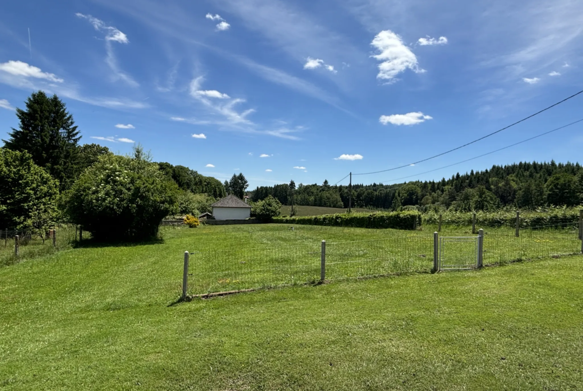 Maison à Ussel en Corrèze avec 3 Chambres et Terrain de 2416 m² 