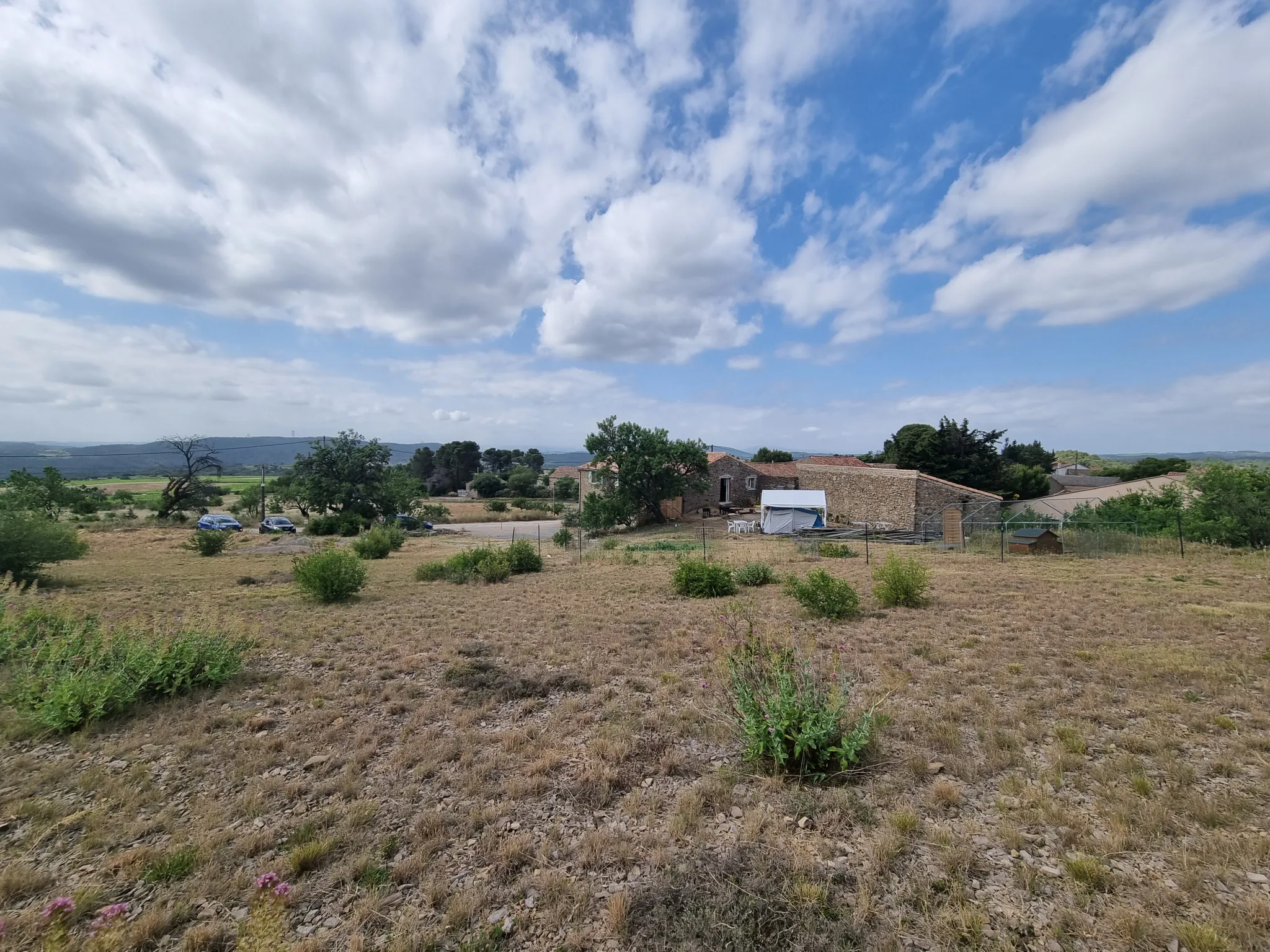 Maison vigneronne rénovée avec grande remise et garage à Bize Minervois 