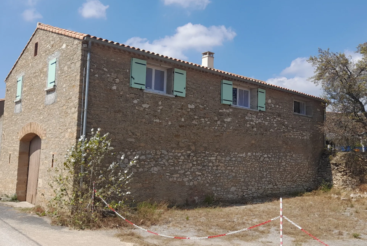 Maison vigneronne rénovée avec grande remise et garage à Bize Minervois 