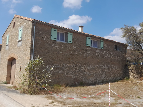 Maison vigneronne rénovée avec grande remise et garage à Bize Minervois