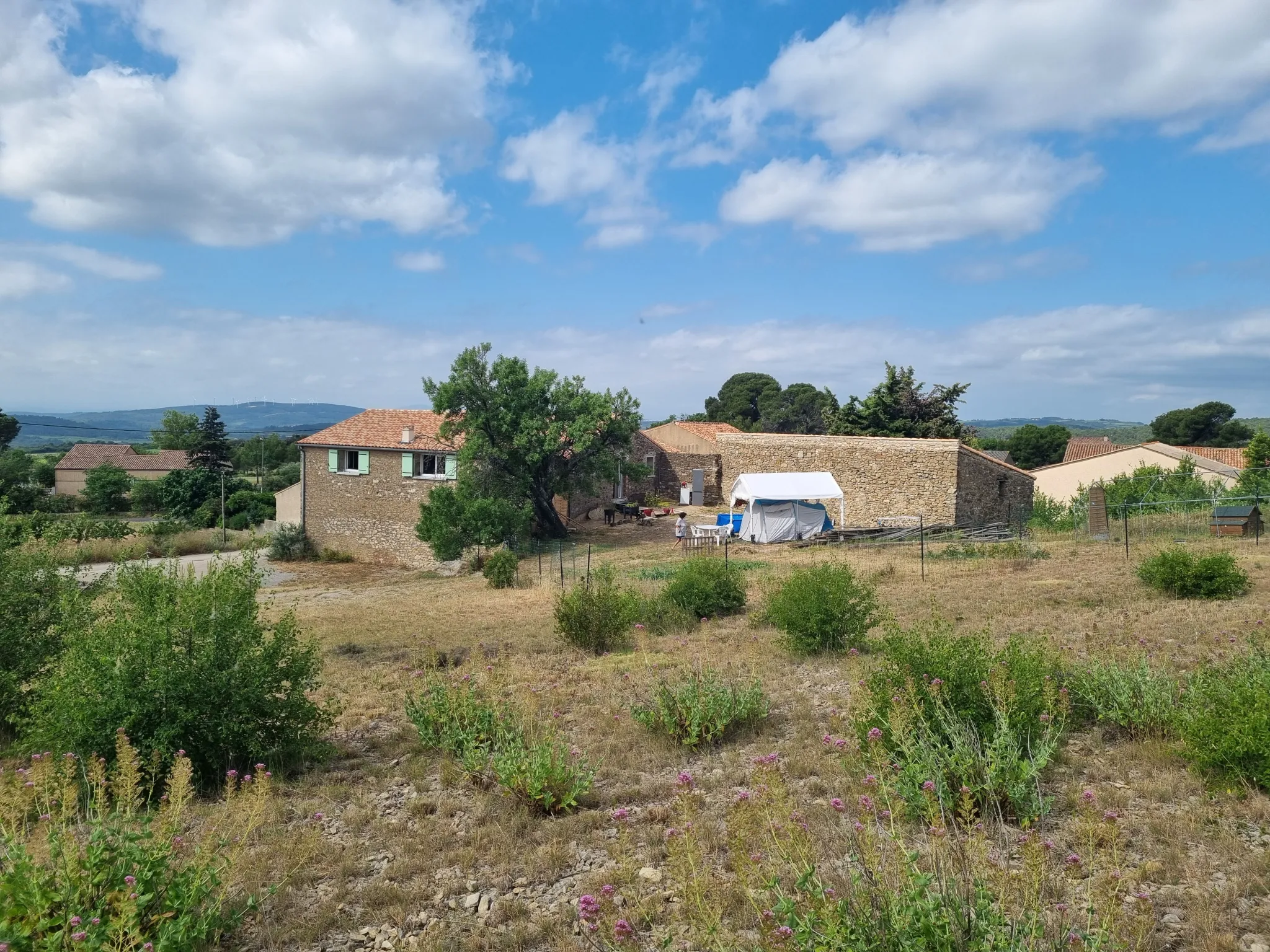 Maison vigneronne rénovée avec grande remise et garage à Bize Minervois 