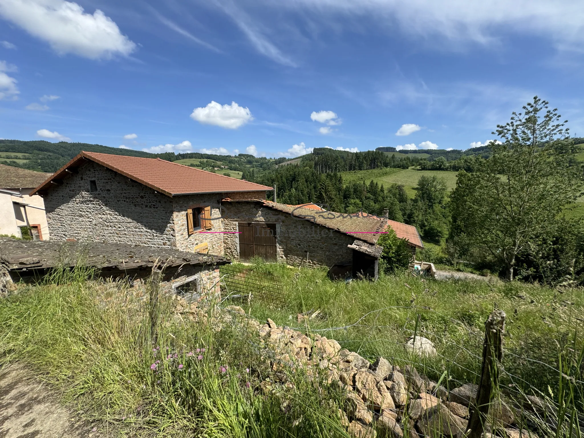 Maison de 2 plateaux à rénover à Amplepuis 