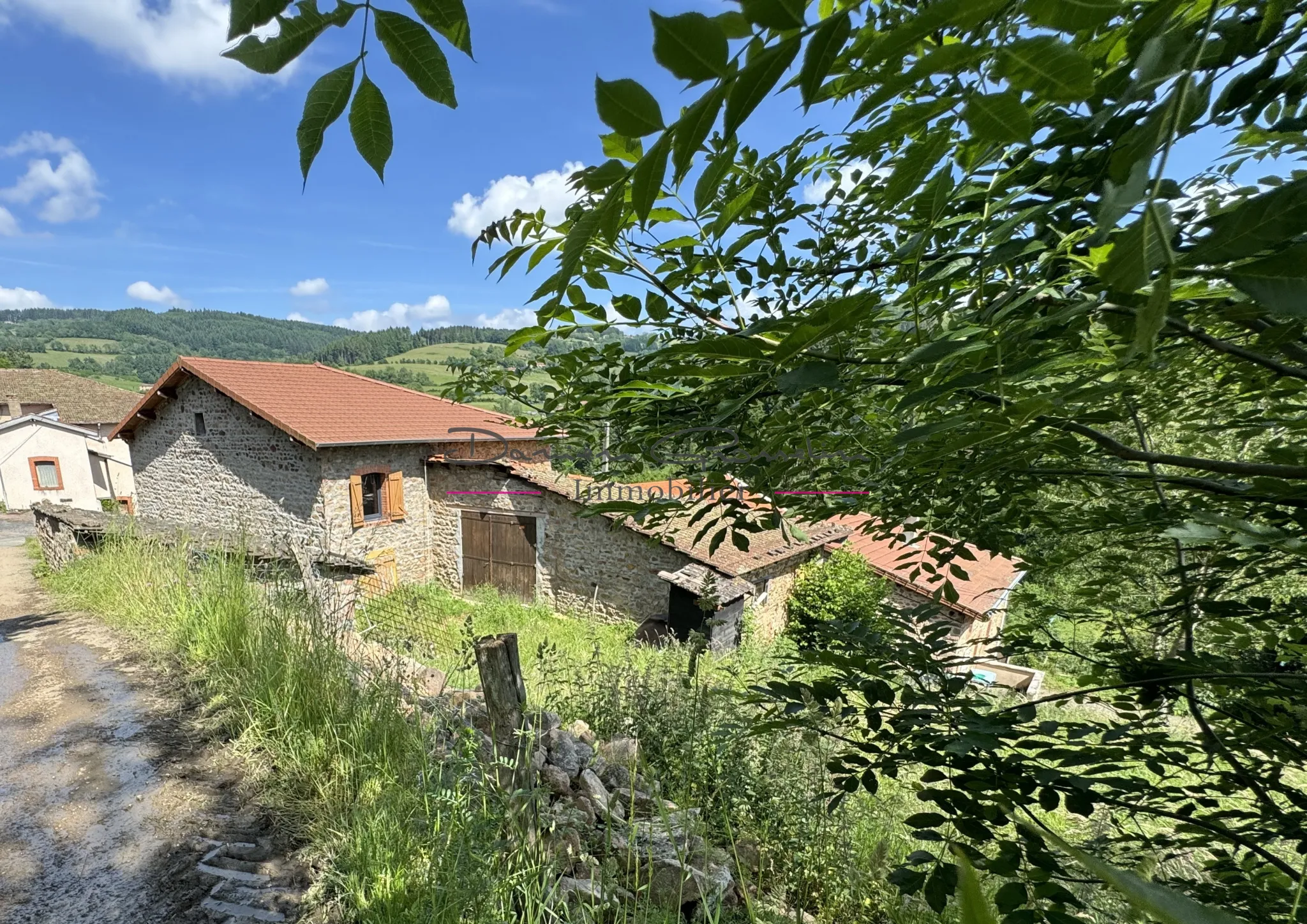 Maison de 2 plateaux à rénover à Amplepuis 