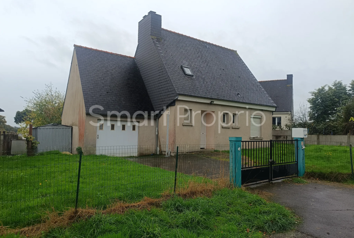 Maison à vendre au centre bourg de Henanbihen avec jardin 