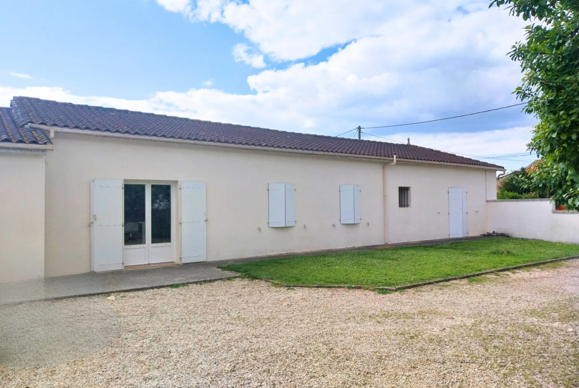 Charmante maison de plain-pied à Bourg-Charente à vendre 