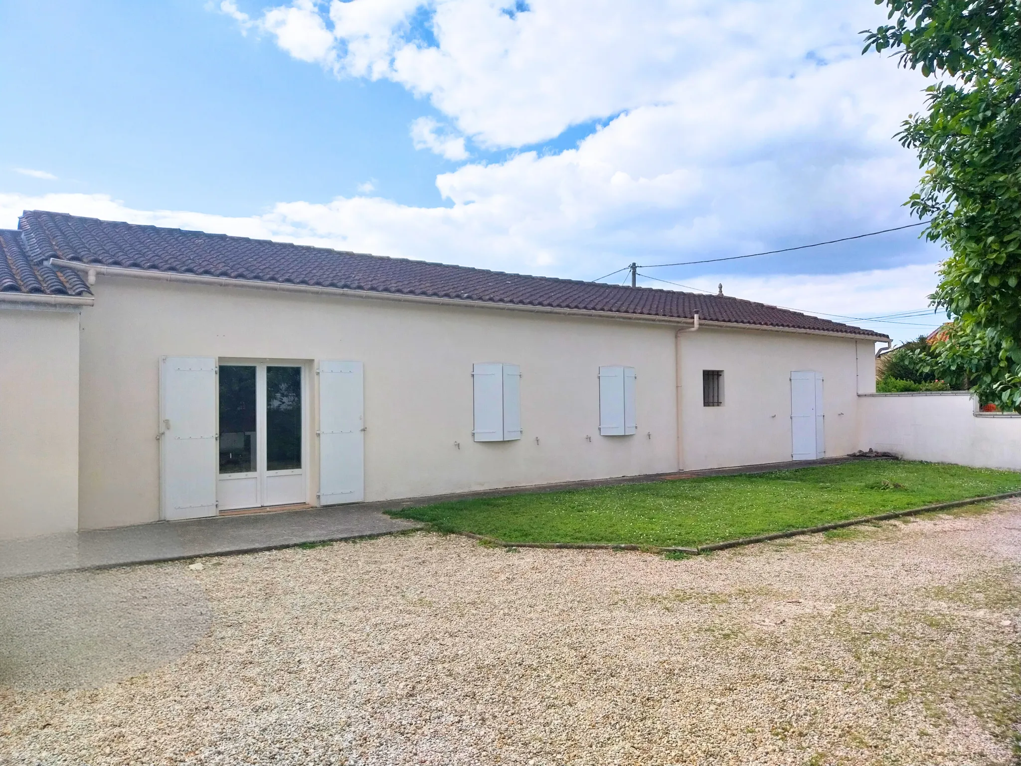 Charmante maison de plain-pied à Bourg-Charente à vendre 