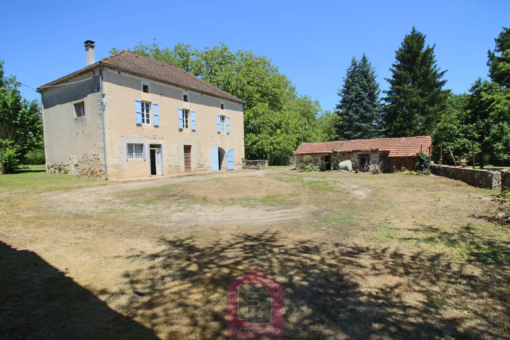 Propriété en pierre à Puy l'Évêque, 7 Ha, 6 chambres 