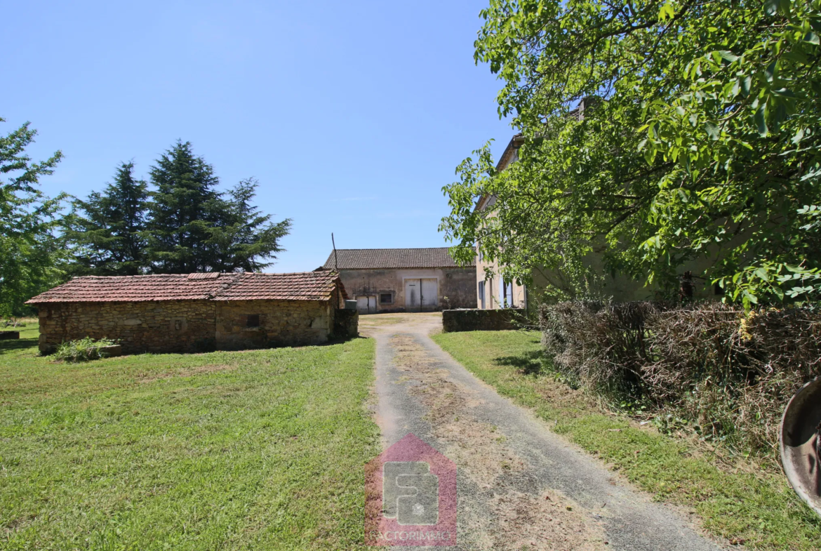 Propriété en pierre à Puy l'Évêque, 7 Ha, 6 chambres 