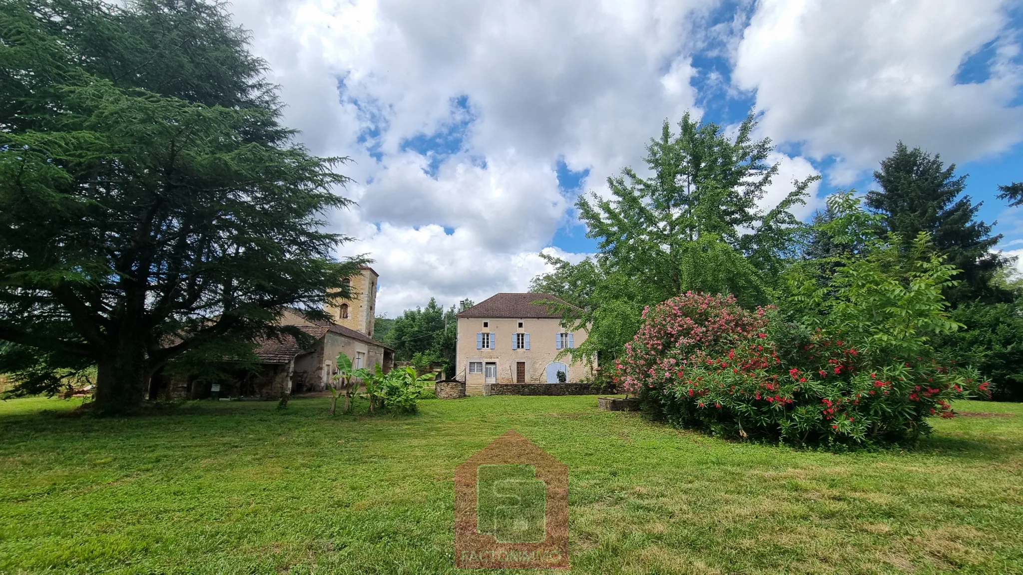 Propriété en pierre à Puy l'Évêque, 7 Ha, 6 chambres 