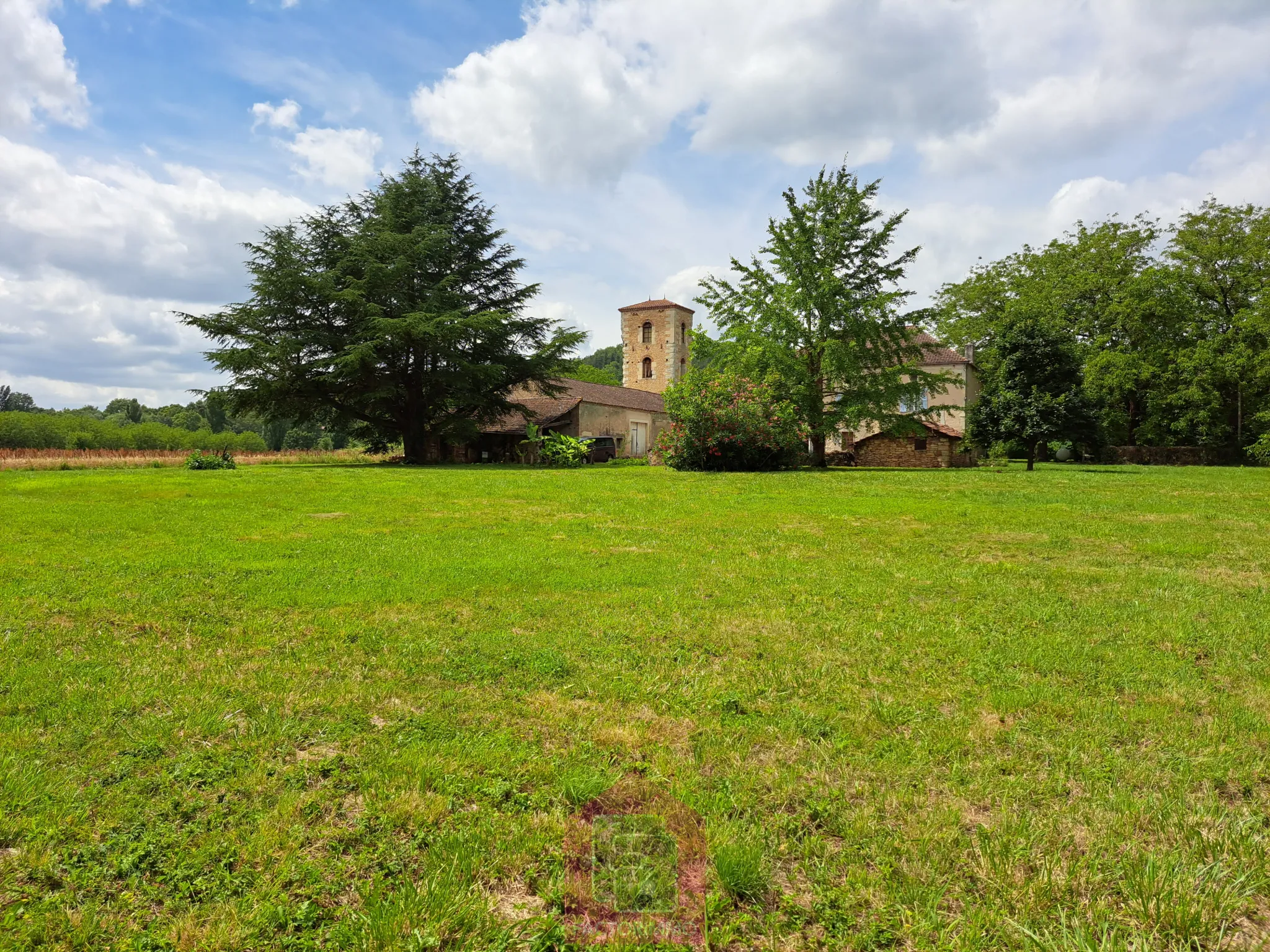 Propriété en pierre à Puy l'Évêque, 7 Ha, 6 chambres 