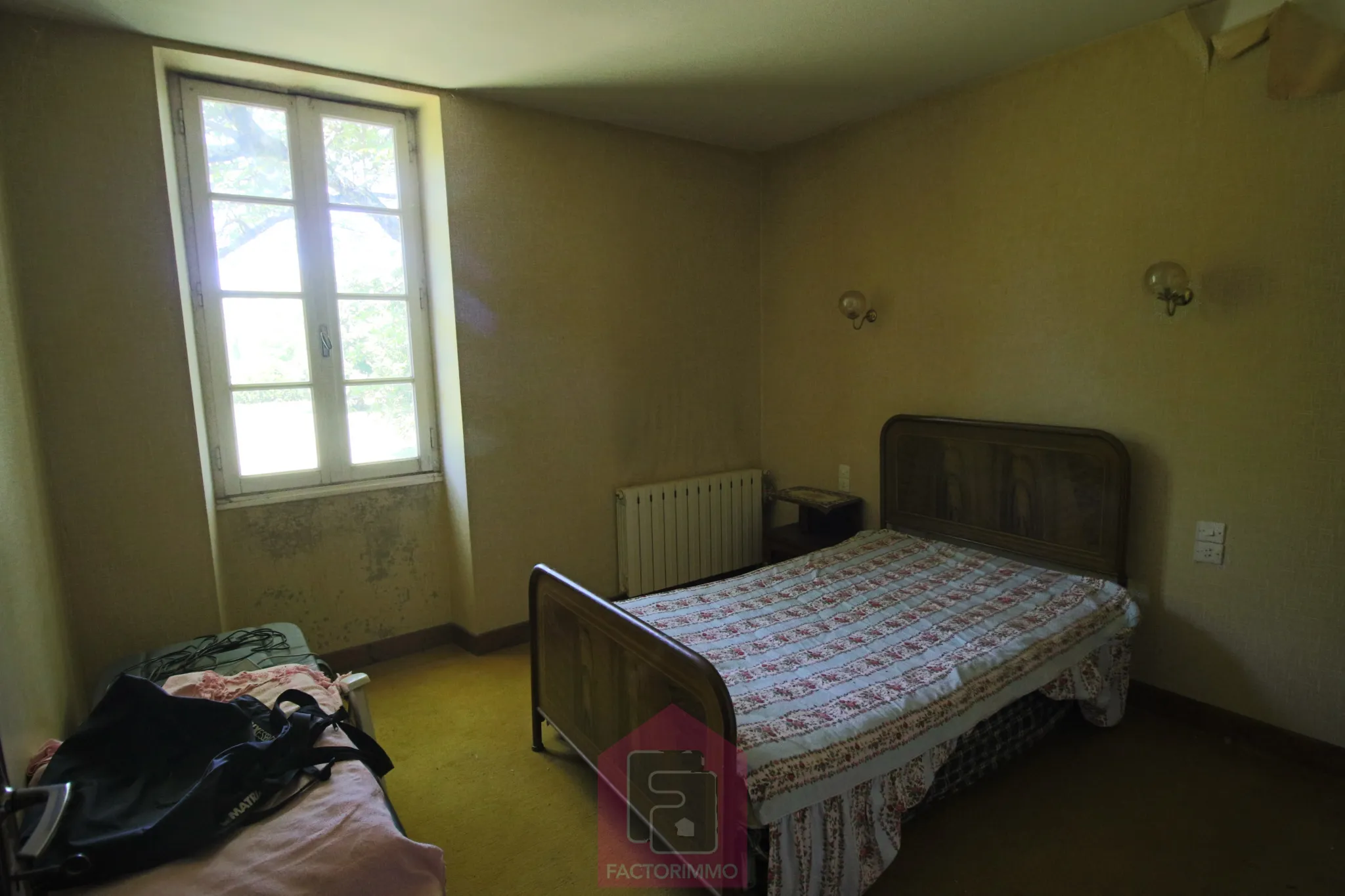 Propriété en pierre à Puy l'Évêque, 7 Ha, 6 chambres 