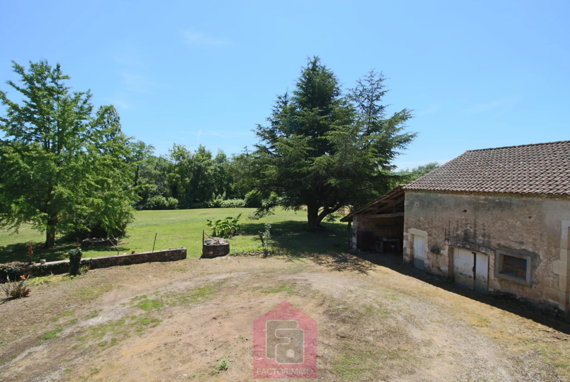 Propriété en pierre à Puy l'Évêque, 7 Ha, 6 chambres 