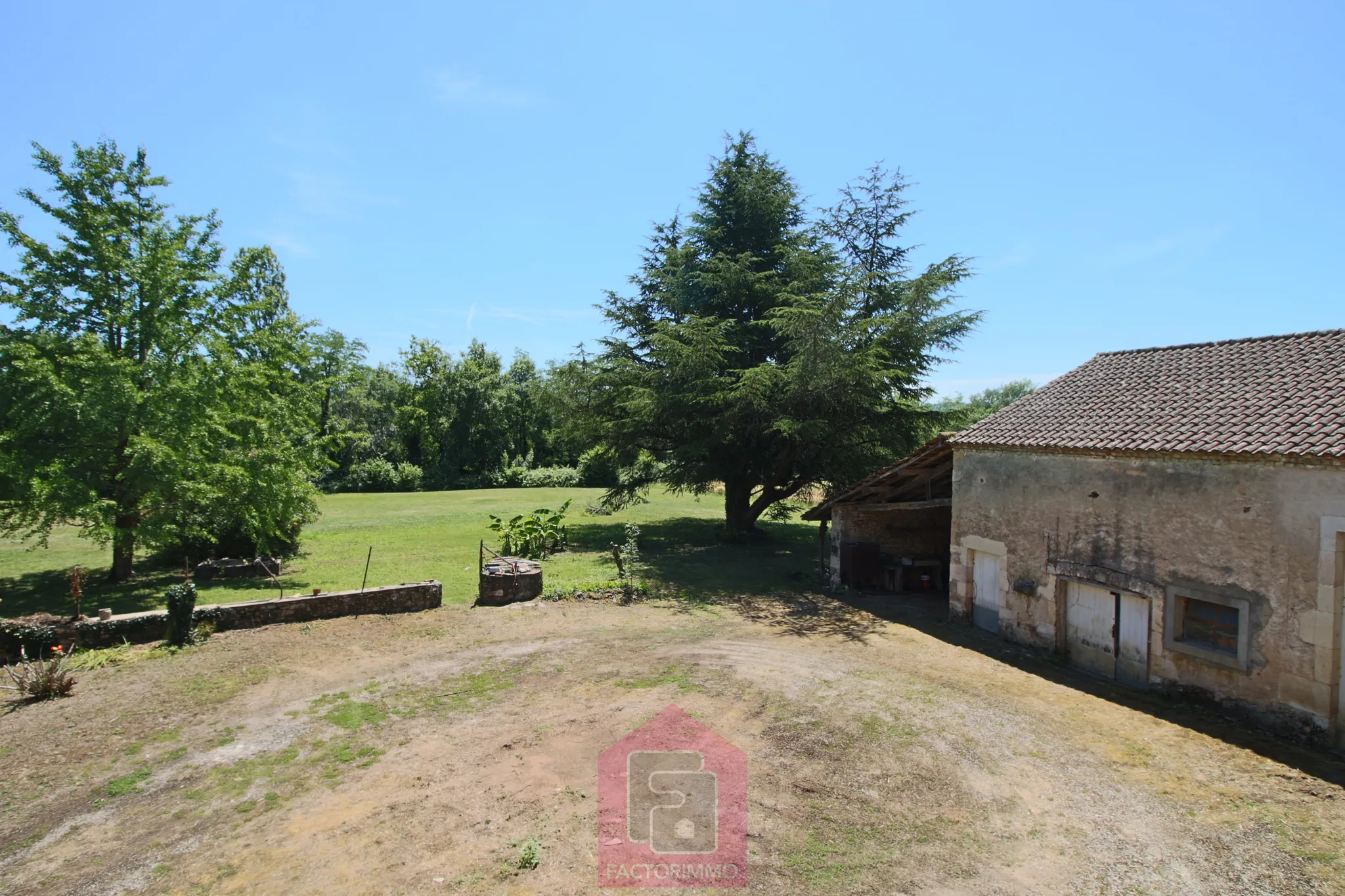 Propriété en pierre à Puy l'Évêque, 7 Ha, 6 chambres 