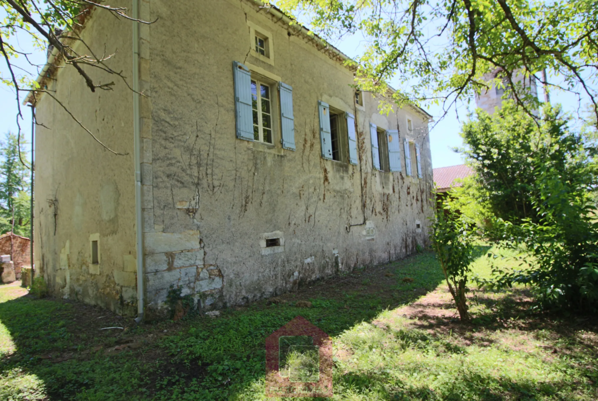 Propriété en pierre à Puy l'Évêque, 7 Ha, 6 chambres 