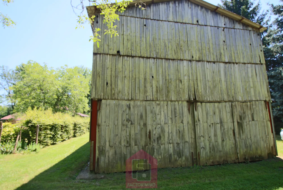 Propriété en pierre à Puy l'Évêque, 7 Ha, 6 chambres 