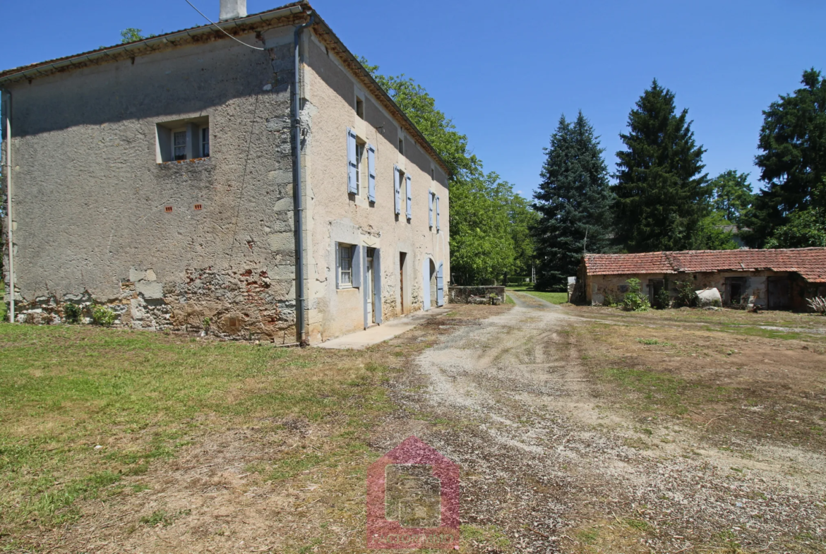 Propriété en pierre à Puy l'Évêque, 7 Ha, 6 chambres 