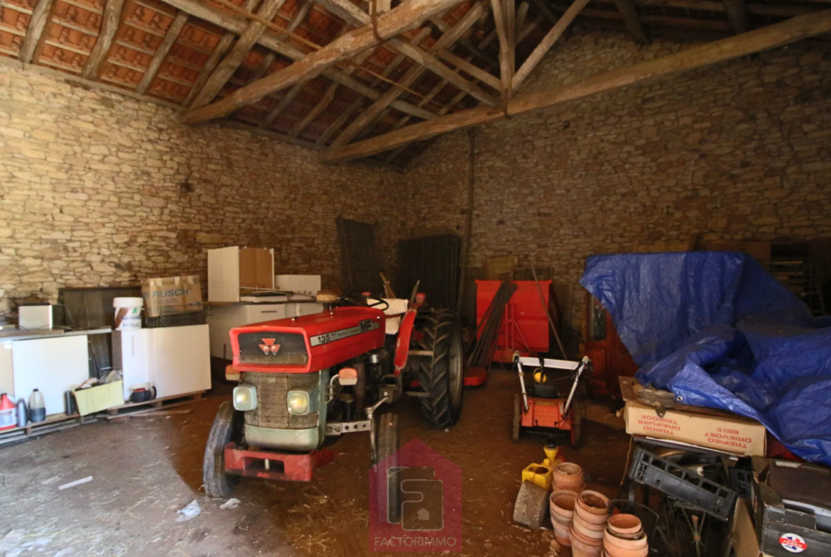 Propriété en pierre à Puy l'Évêque, 7 Ha, 6 chambres 