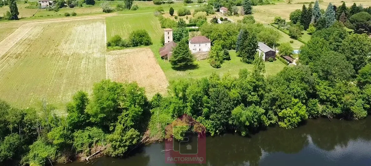 Propriété en pierre à Puy l'Évêque, 7 Ha, 6 chambres 