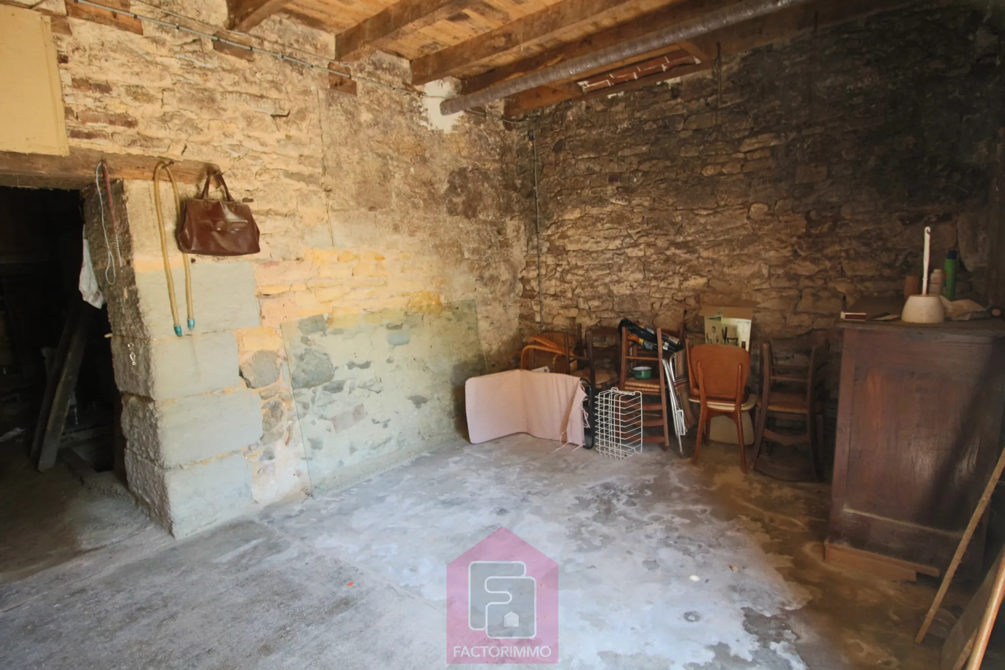 Propriété en pierre à Puy l'Évêque, 7 Ha, 6 chambres 