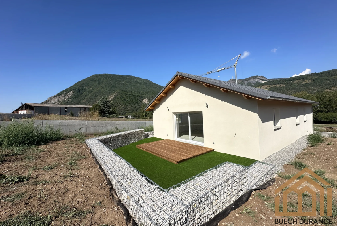 Maison neuve de plain-pied avec 3 chambres à vendre à Saint-Étienne-Le-Laus 