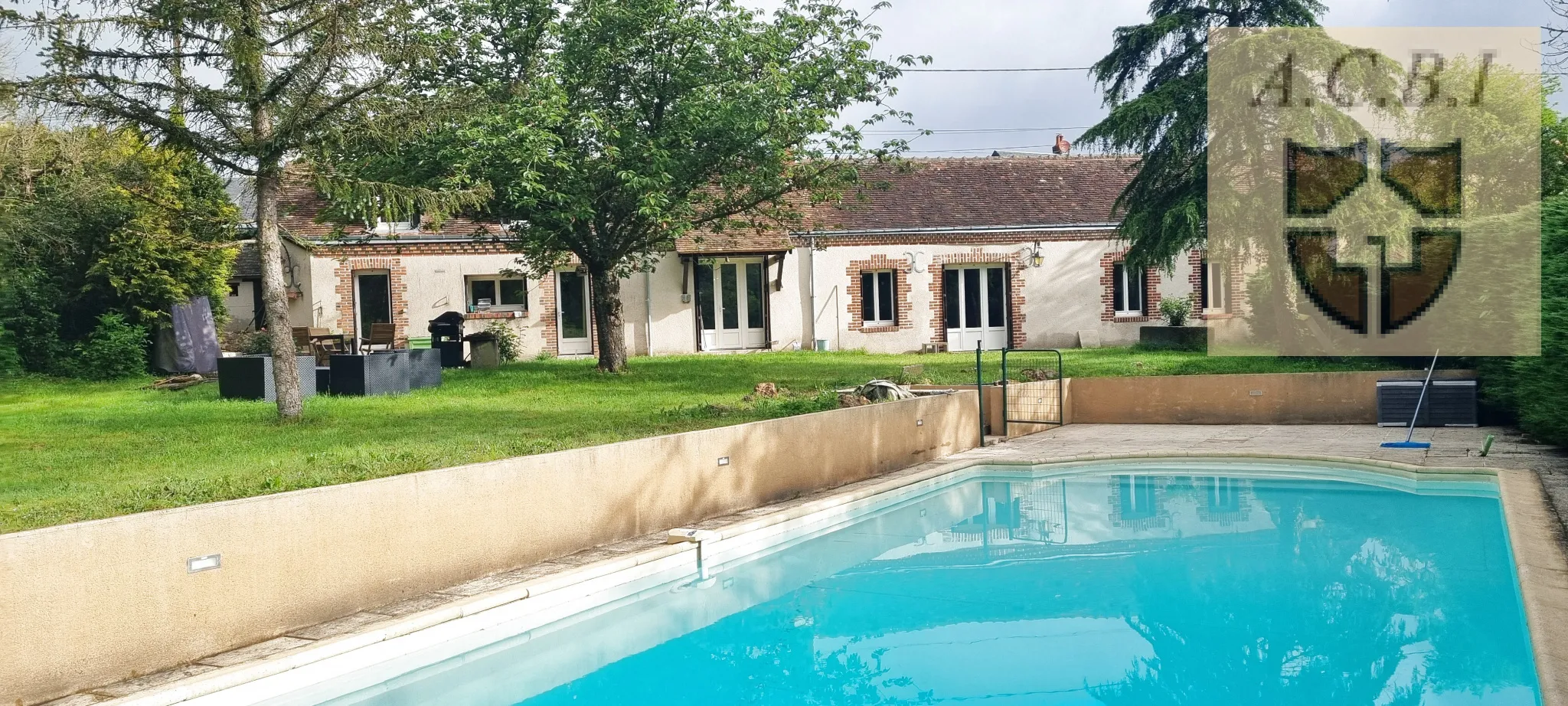 Longère avec Piscine à 15 min de Vendôme 