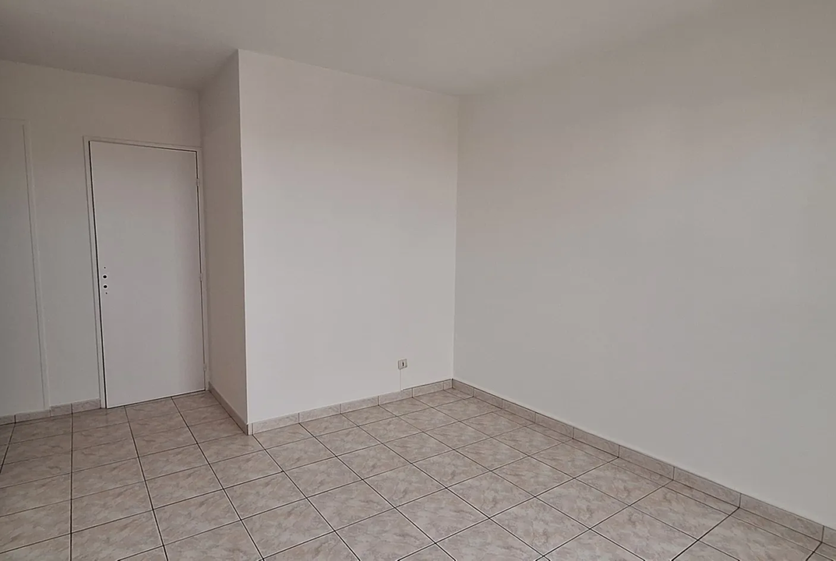 Appartement Spacieux à Toulon La Rode - 100 m² avec Vue Mer 