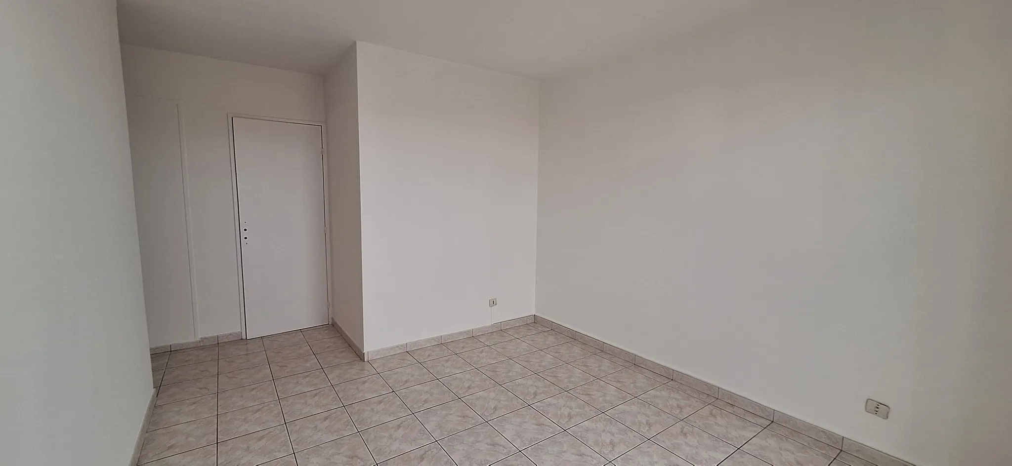 Appartement Spacieux à Toulon La Rode - 100 m² avec Vue Mer 