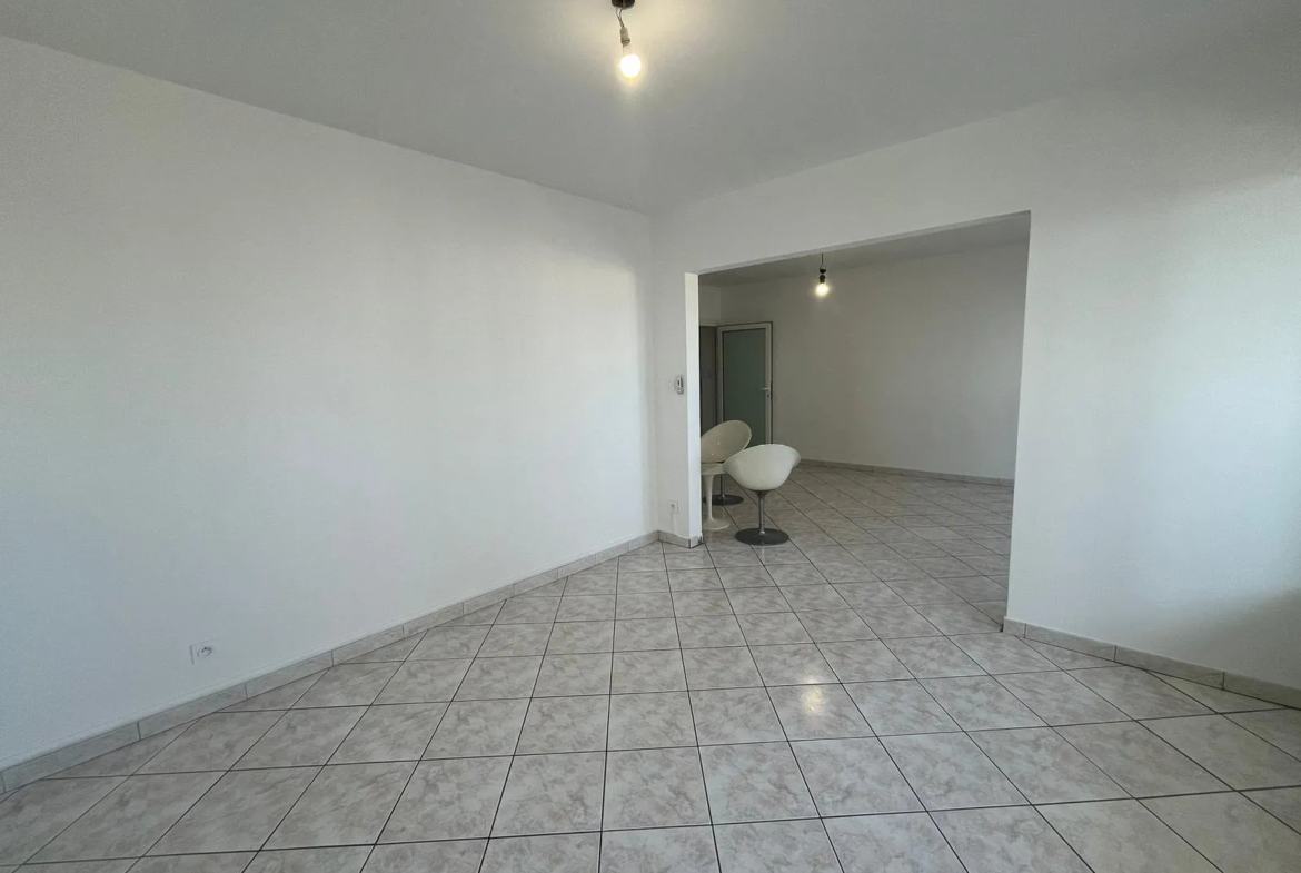 Appartement Spacieux à Toulon La Rode - 100 m² avec Vue Mer 