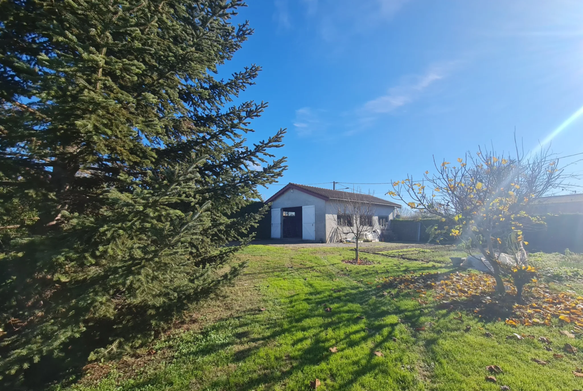 Garage de 100 m² transformable en maison à Saint-Sulpice-sur-Lèze 