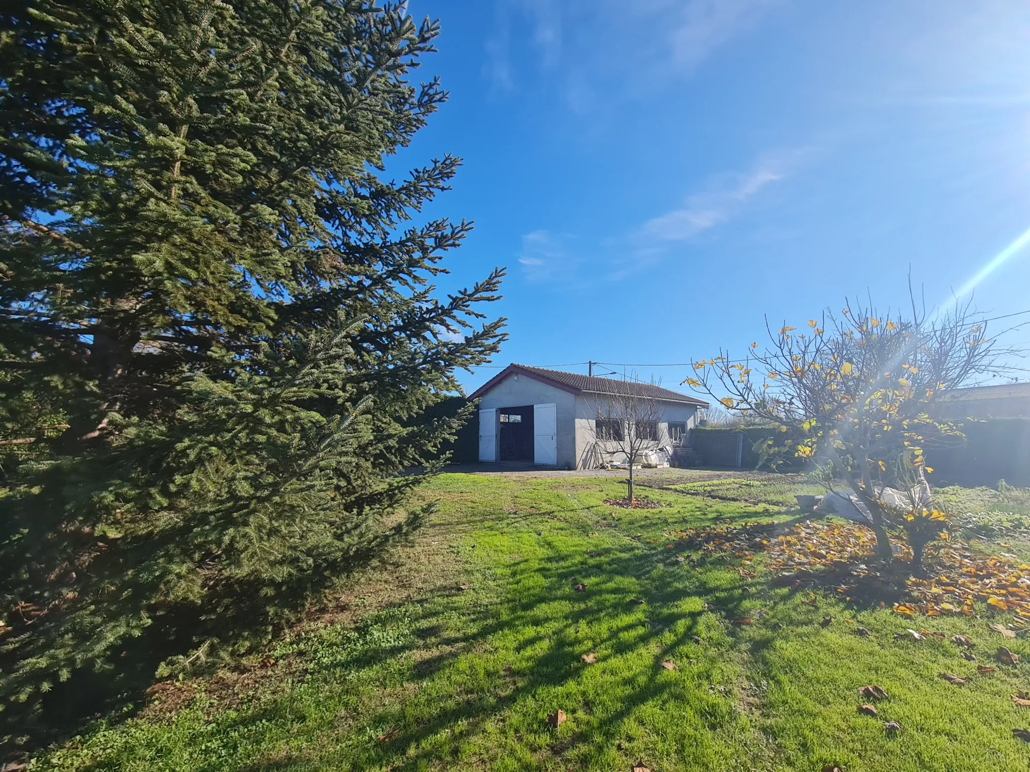 Garage de 100 m² transformable en maison à Saint-Sulpice-sur-Lèze 