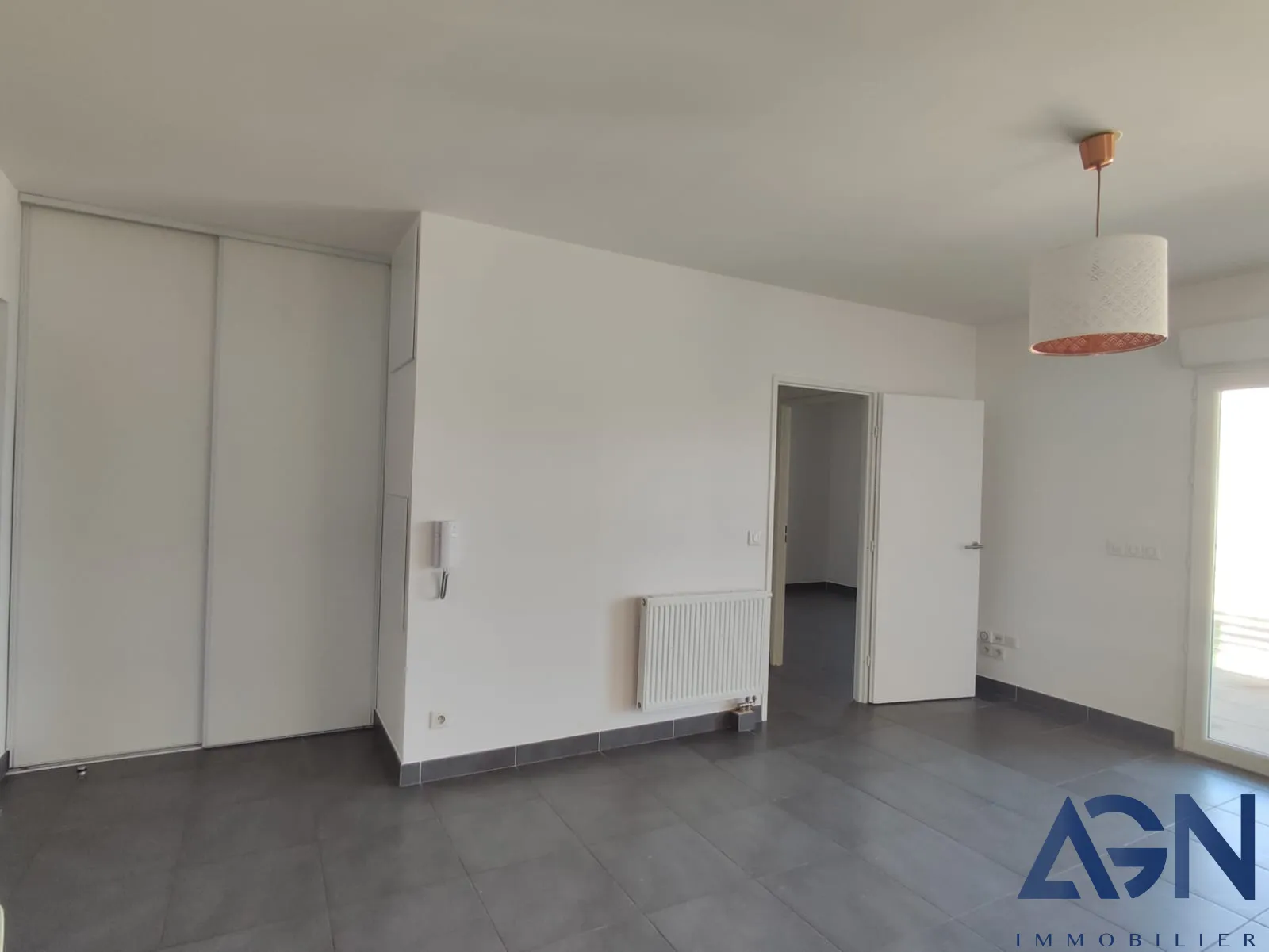 À vendre : Appartement 2 pièces avec terrasse et parking à Juvignac 