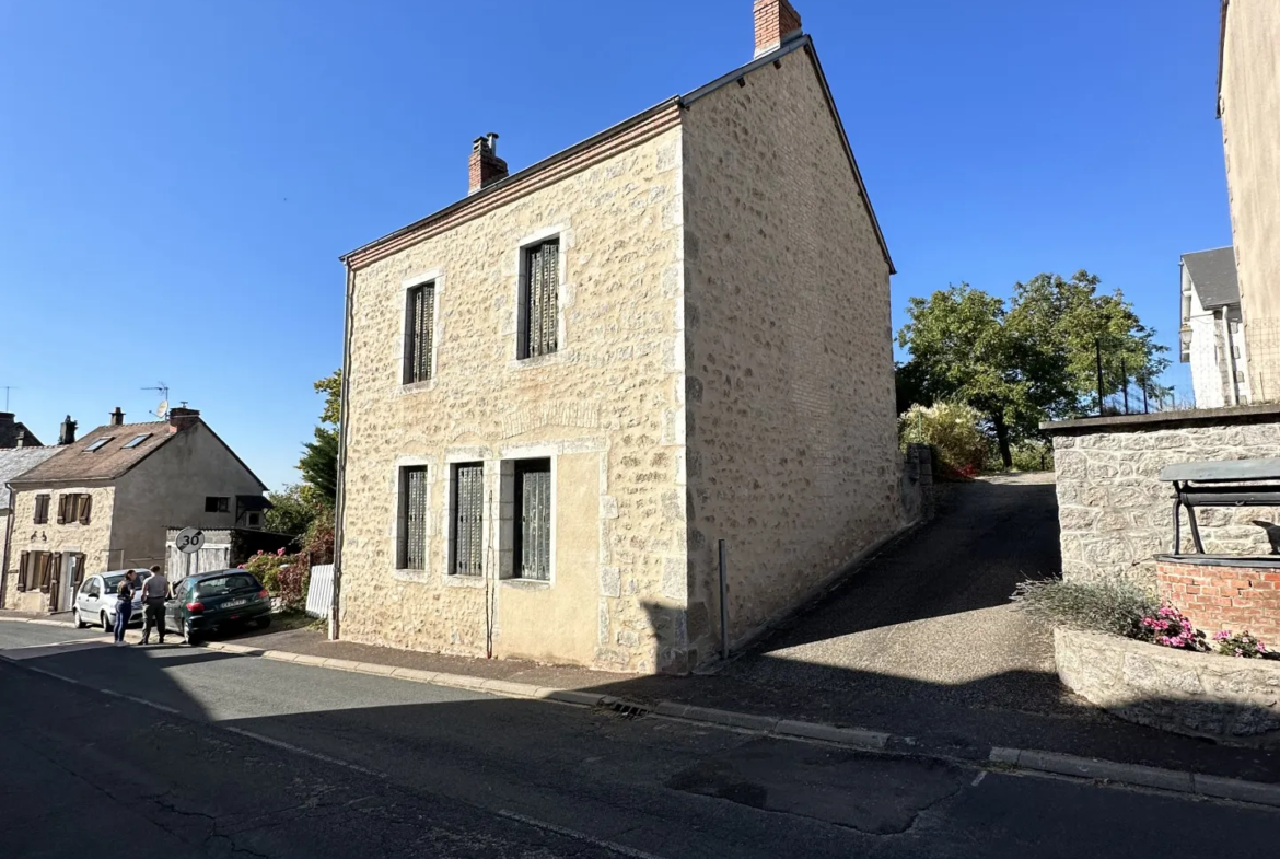 Maison en pierre à rénover à Nizerolles 