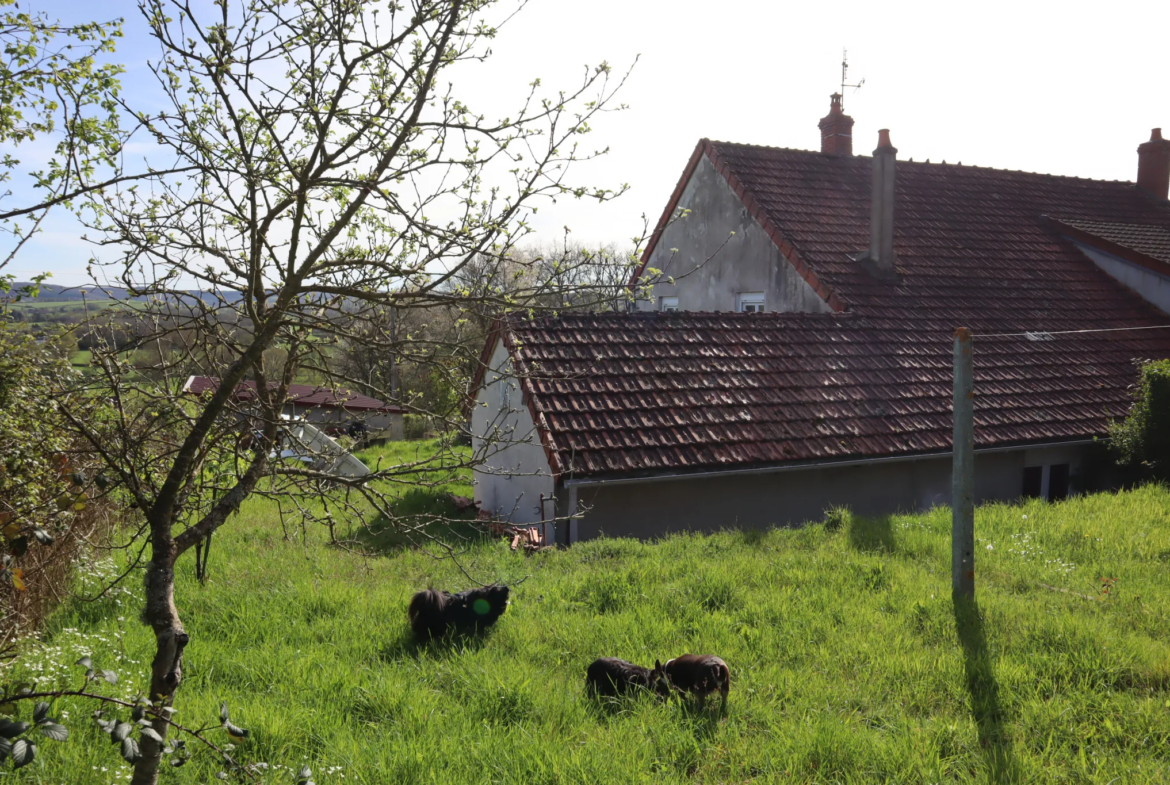 Maison de 160 m² avec 4 chambres à St Leger du Bois 