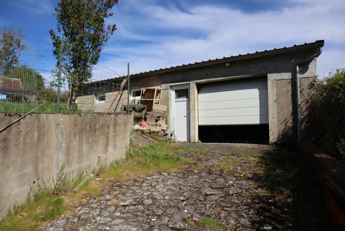 Maison de 160 m² avec 4 chambres à St Leger du Bois 