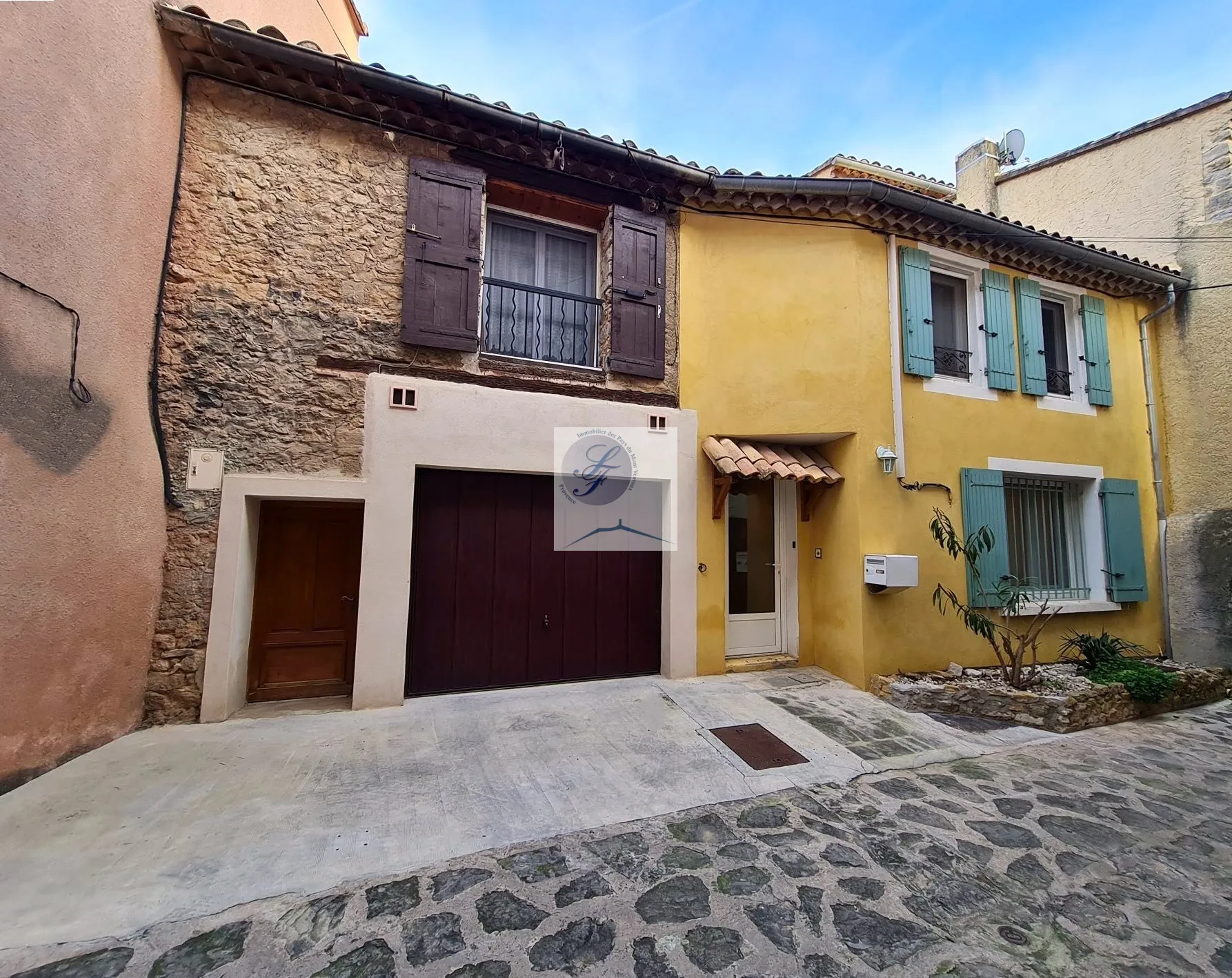 Belle maison rénovée au cœur de Bédoin avec garage 