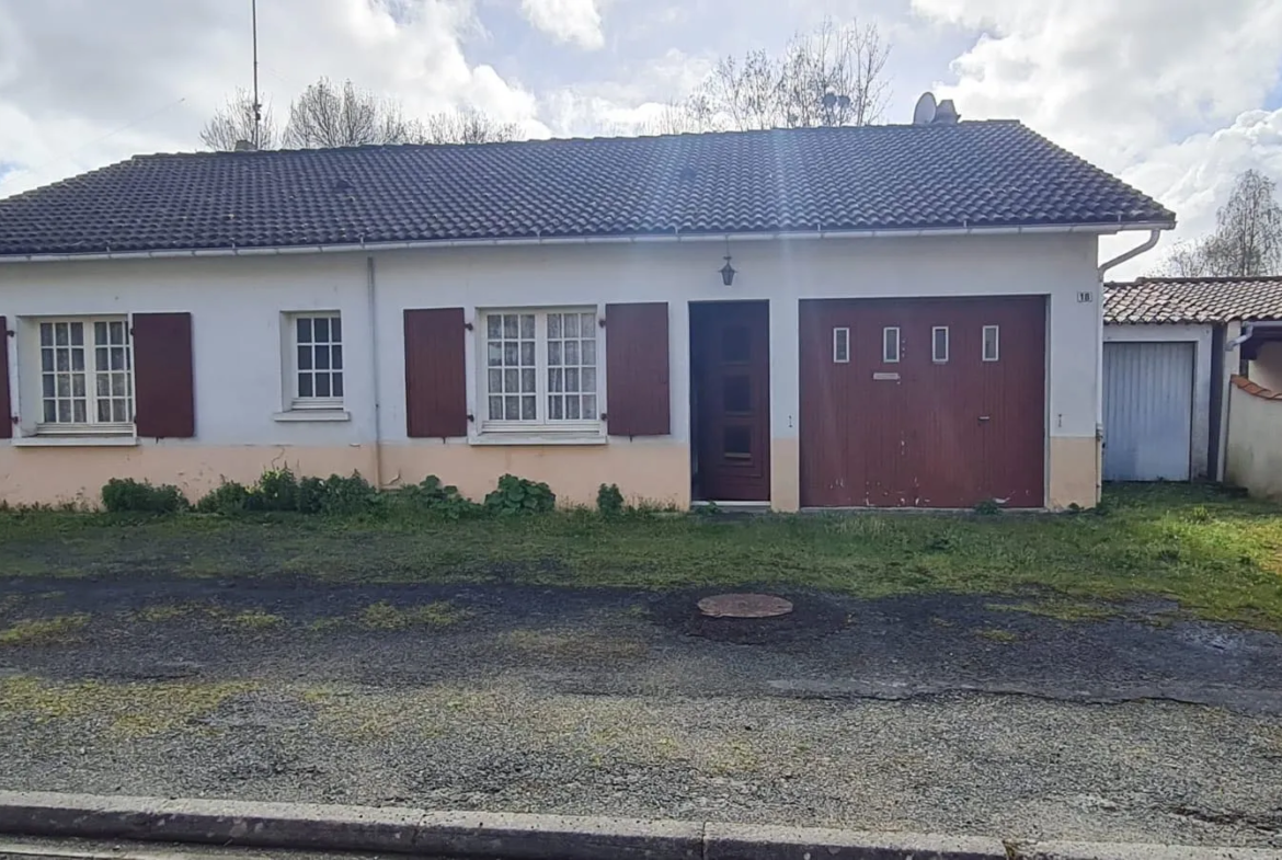 Maison à rénover de plain-pied à Sainte-Hermine, proche du centre-ville 