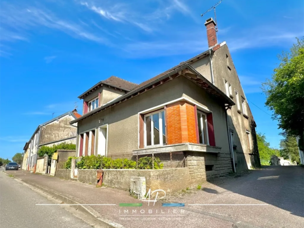 Maison de village à Mirebeau sur Bèze avec cour intérieure