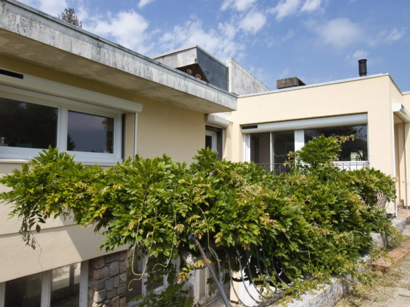 Maison avec dépendances à Doudeville